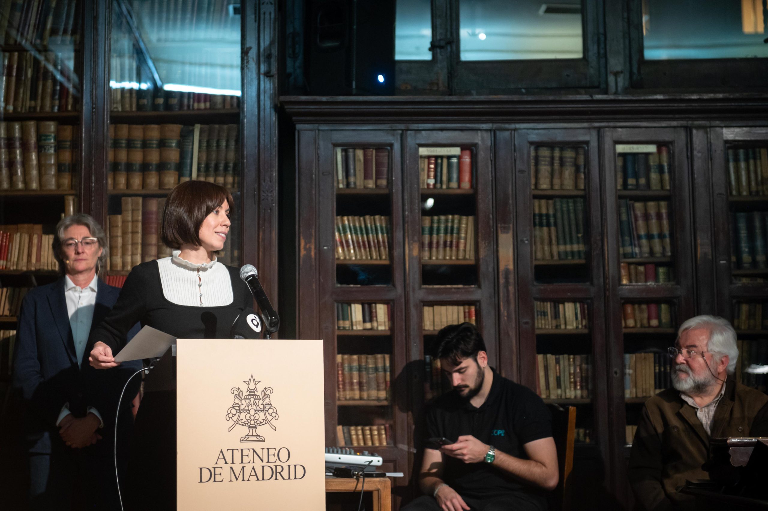 You are currently viewing Morant destaca el compromís del Govern “de reparar i reivindicar la veritat enfront de les falses concòrdies”: “Miguel Hernández se sentiria orgullós del país que hem creat junts”